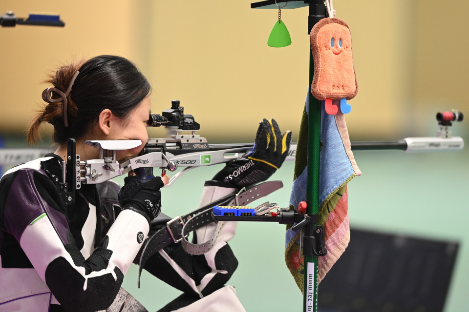 新华社记者, NfTch, om 新华社记者, NfTch, om